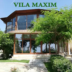 Gasthof Maxim, Warna